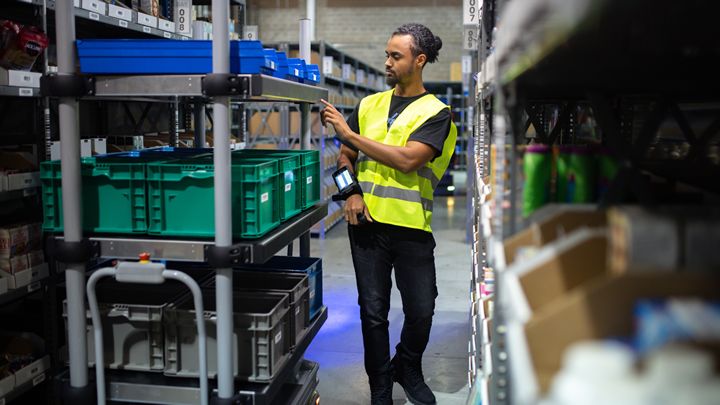 How to Improve Warehouse Picking Speed with Automation