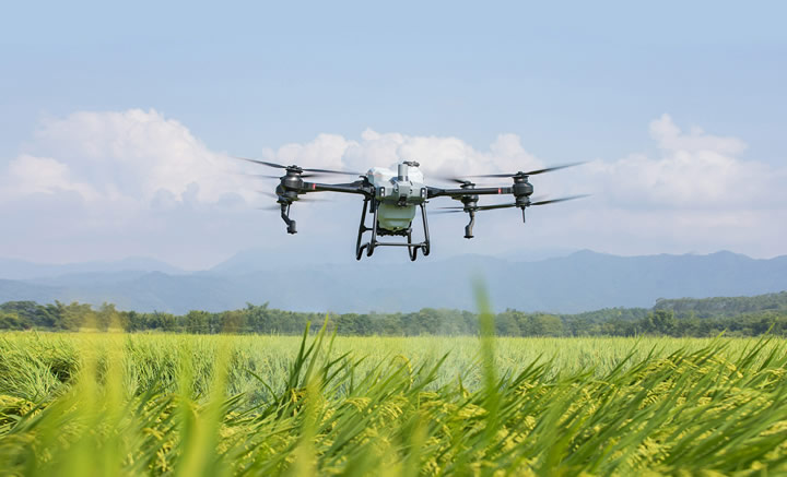 New Holland Agriculture Publicly Launches the Industry's First All-Electric  Utility Tractor with Autonomous Features -- the Revolutionary T4 Electric  Power Tractor